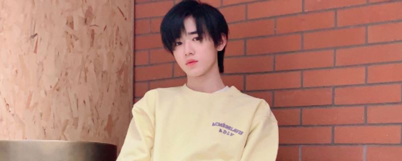 宋亚轩是广东广州人,其实宋亚轩出生于山东,从小跟着爷爷奶奶生活的