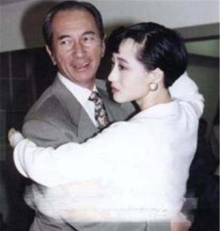 利智:没做成赌王五太,却被丈夫李连杰宠成了最幸福的女人