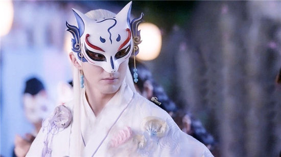 国产剧中一见惊鸿的面具杀3：高伟光 饰演《三生三世枕上书》东华帝君