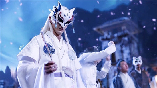 国产剧中一见惊鸿的面具杀3：高伟光 饰演《三生三世枕上书》东华帝君