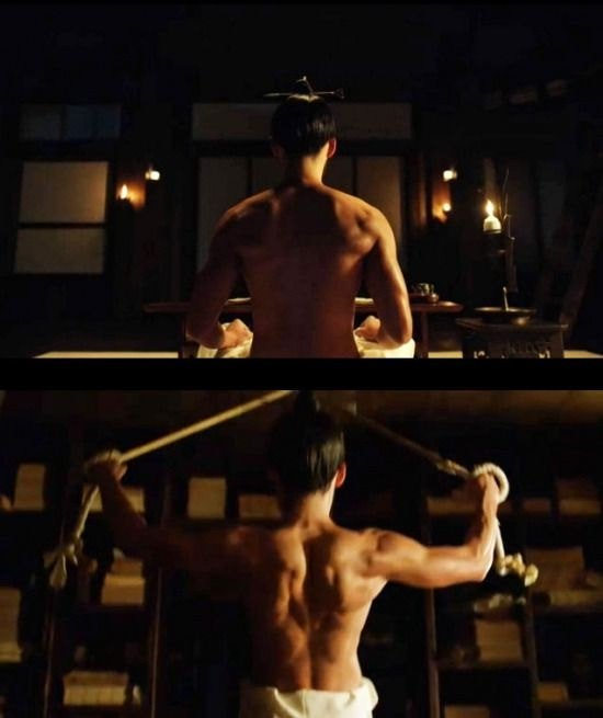 玄彬身材变化史7：《逆鳞》练出惊人肌肉