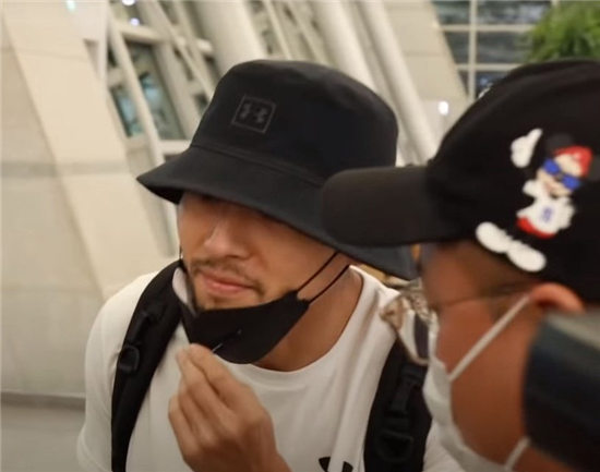 玄彬《交涉》飞约旦！口罩下的鬍渣引热议！