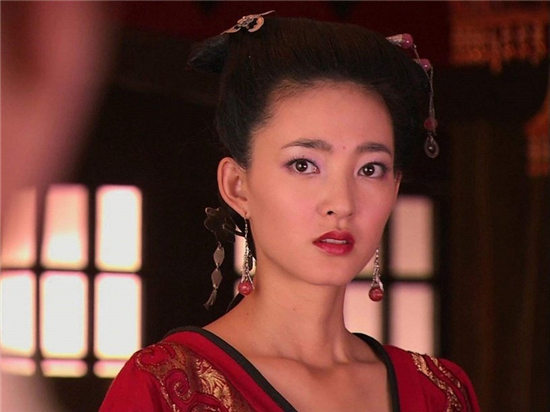 《乘风破浪的姐姐》后宫宠妃角色10：王丽坤 饰演《美人心计》聂慎儿