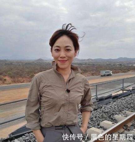 劳春燕近照，她是央视女神，丈夫是报刊总编，两人都是高考状元