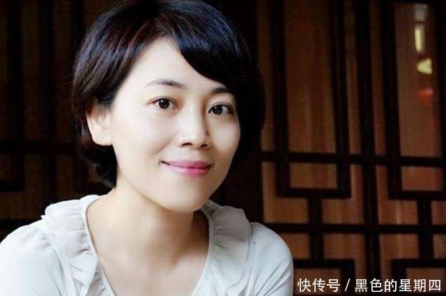 劳春燕近照，她是央视女神，丈夫是报刊总编，两人都是高考状元