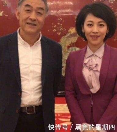 劳春燕近照，她是央视女神，丈夫是报刊总编，两人都是高考状元