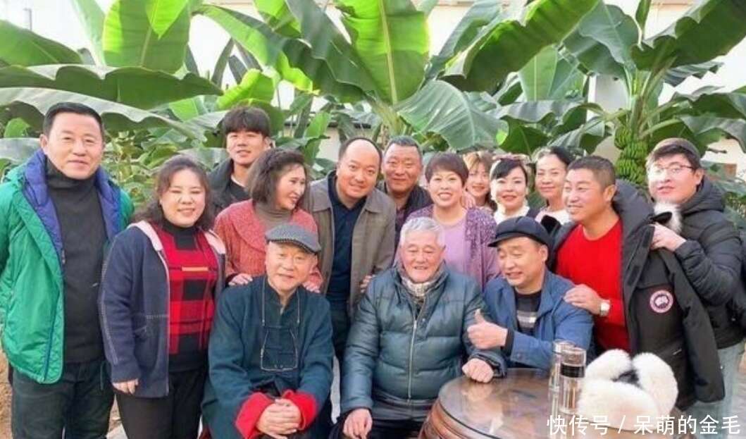赵本山私人飞机五折出售，附送高颜值空姐，老婆自曝退休金4千2