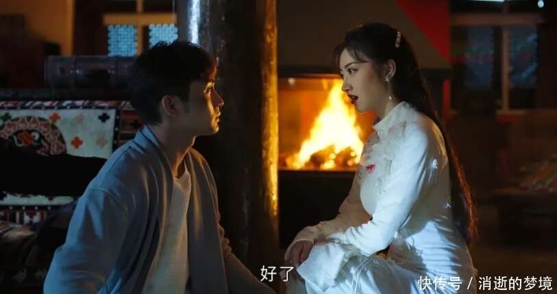 景甜在《司藤》中的细眉可谓是神来之笔，景甜的仪态也值得开班啊