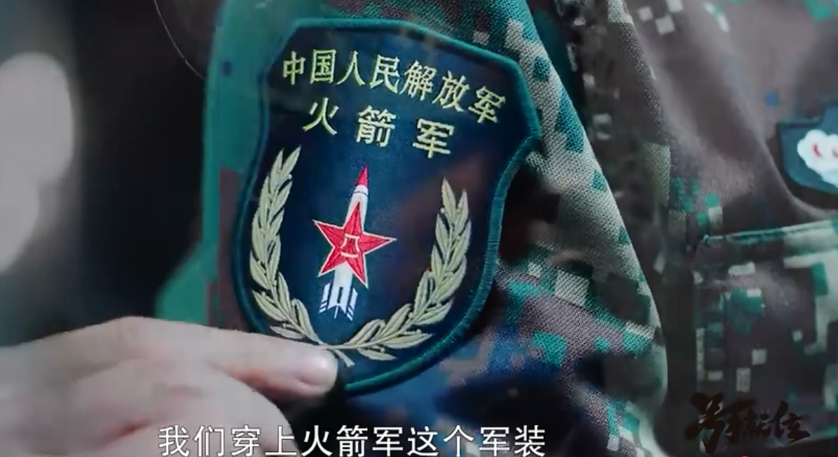 《号手就位》开播,刺儿头兵李易峰遇上军士长肖央被惨虐?好精彩