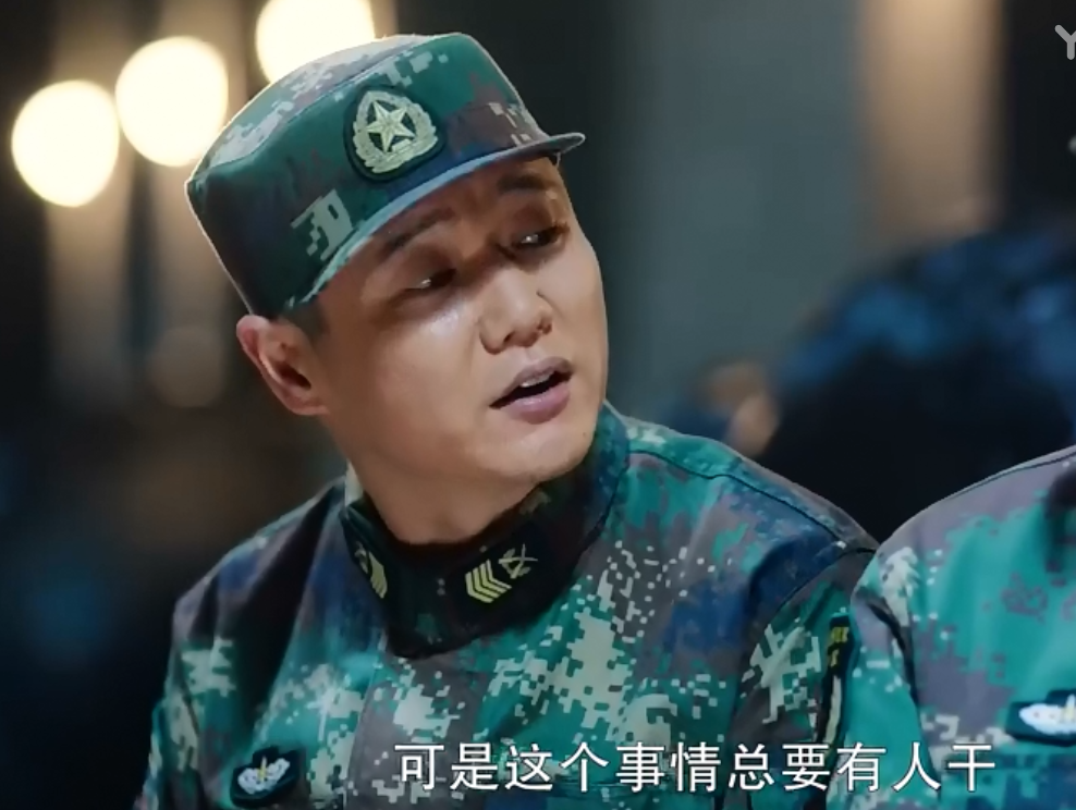 《号手就位》开播,刺儿头兵李易峰遇上军士长肖央被惨虐?好精彩