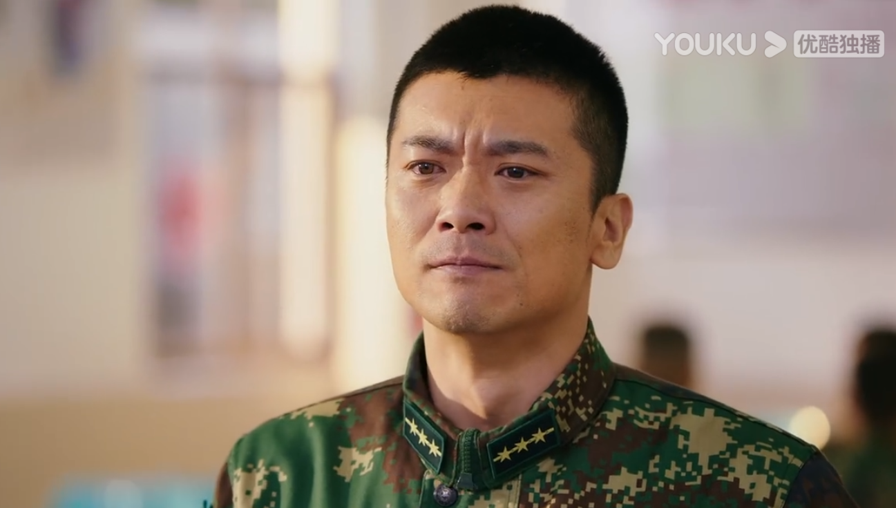 《号手就位》首播!李易峰原声台词获赞,剧情节奏快配角也很抢镜
