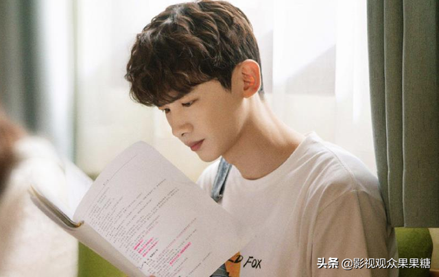 为什么大家要看白敬亭的《八零九零》?这三个看点,不容错过